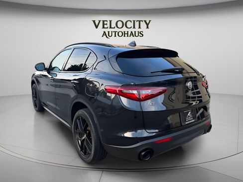 Used 2019 Alfa Romeo Stelvio Ti Sport w/ Quick Order Package 22S Sport AWD/4WD image 5