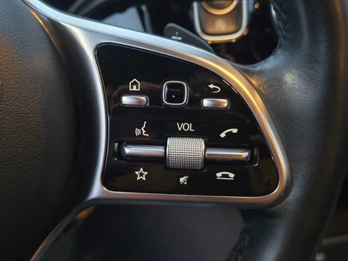 Used 2023 Mercedes-Benz GLA 250 4MATIC image 33