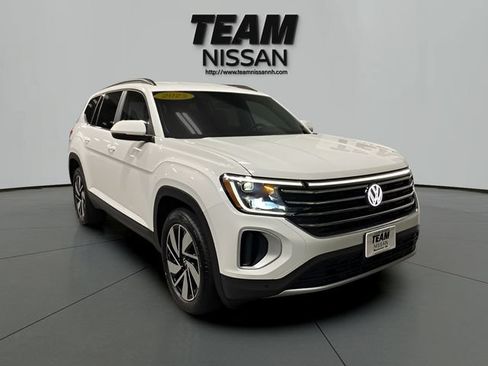 Used 2025 Volkswagen Atlas SE AWD/4WD image 1