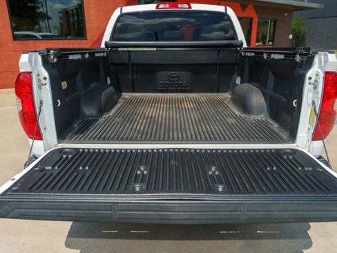 Used 2018 Toyota Tundra Limited w/ Limited Premium Package AWD/4WD image 19