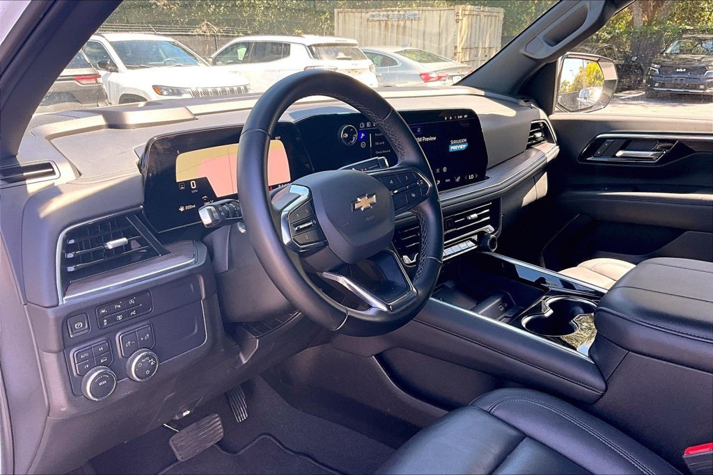 Used 2025 Chevrolet Tahoe LT AWD/4WD image 17