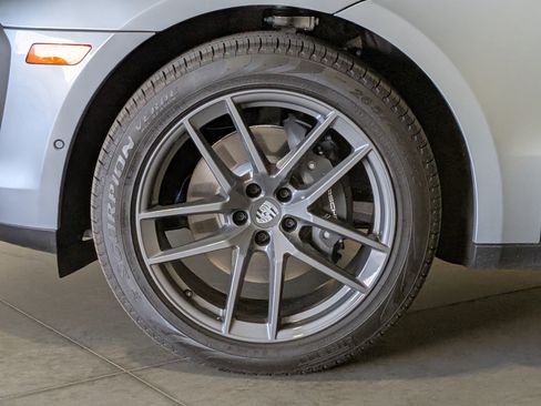 New 2026 Porsche Macan Turbo image 15