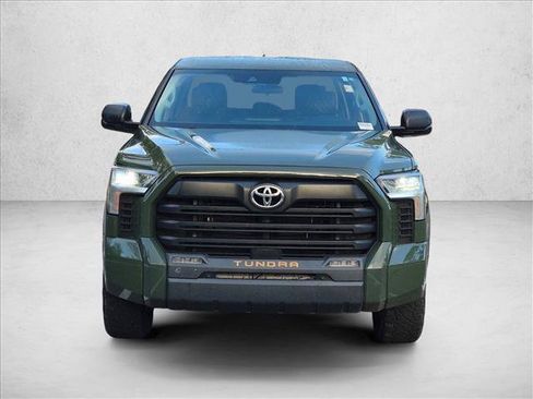 Used 2022 Toyota Tundra SR5 w/ SR5 Convenience Package AWD/4WD image 2