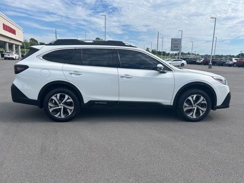 Used 2022 Subaru Outback Touring AWD/4WD image 2