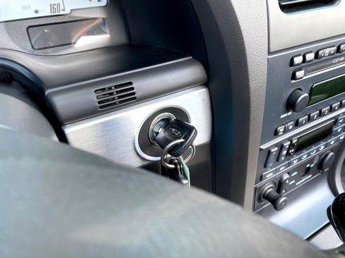 Used 2002 Ford Thunderbird Deluxe image 31