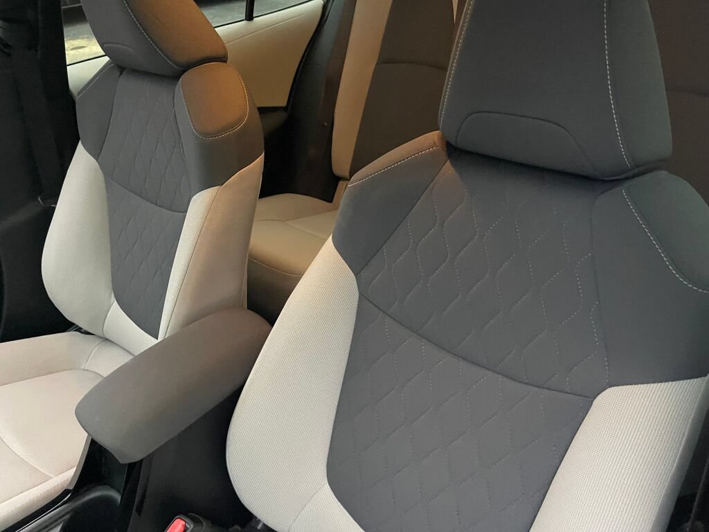 Used 2021 Toyota Corolla LE FWD image 6