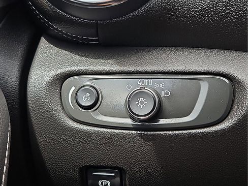 Used 2025 Chevrolet Blazer LT image 13