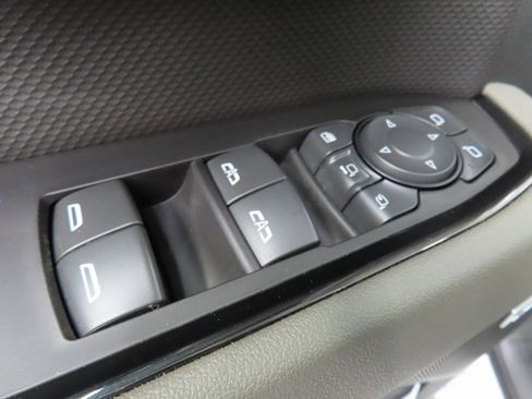 Used 2025 Chevrolet Silverado 2500 ZR2 w/ Technology Package image 82