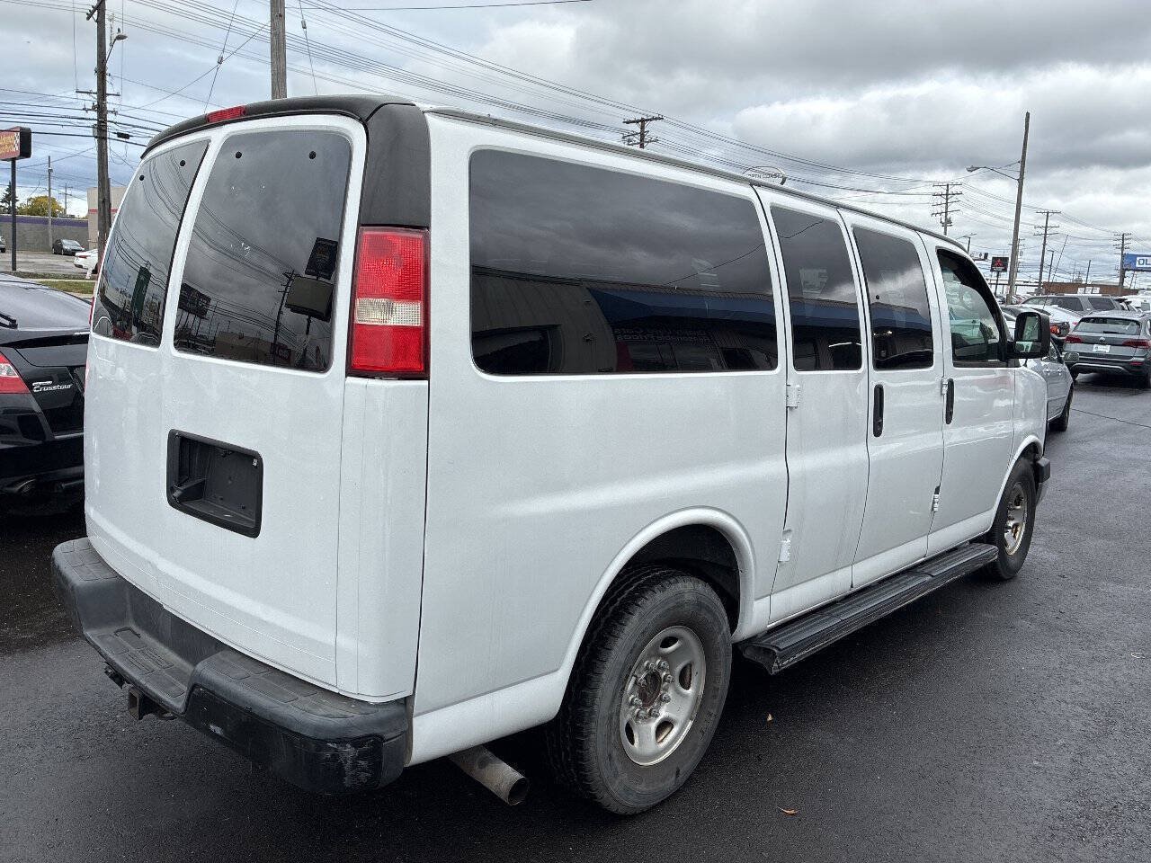 Used 2015 Chevrolet Express 2500 LS RWD image 5