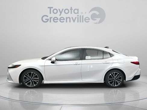 Used 2025 Toyota Camry XLE w/ Premium Plus Package FWD image 5