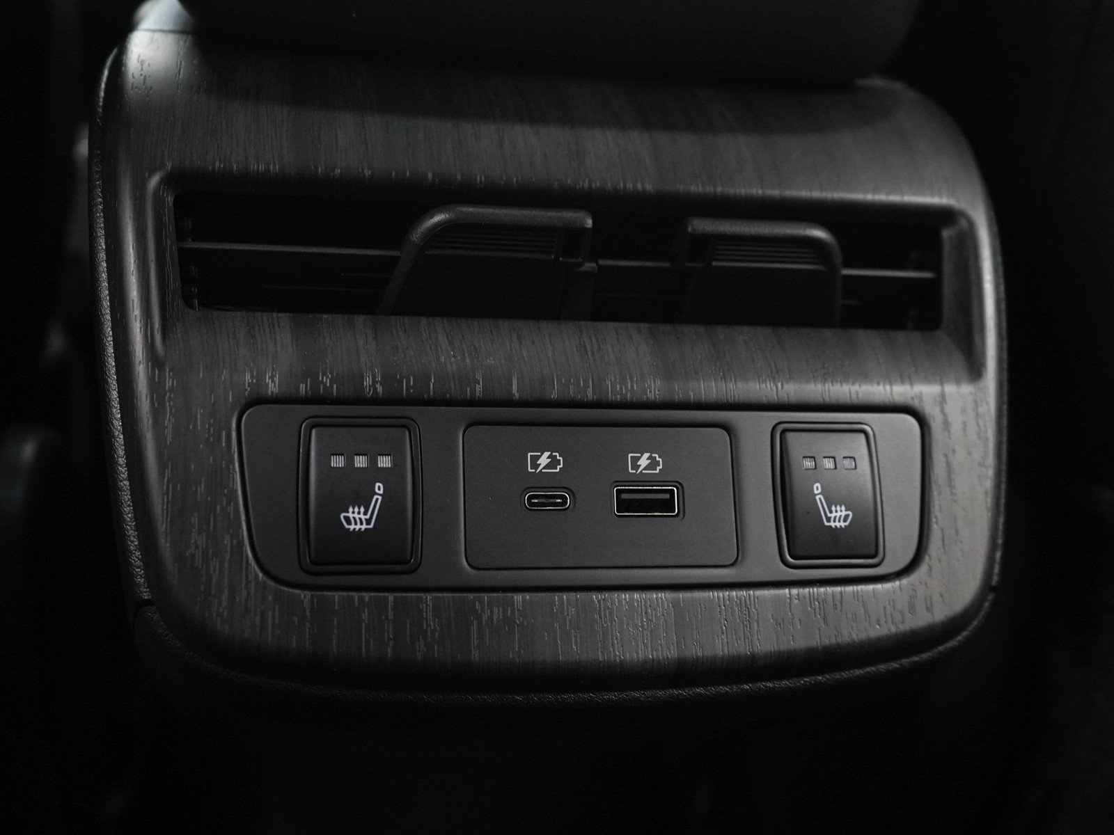 Used 2024 Nissan Ariya AWD image 17