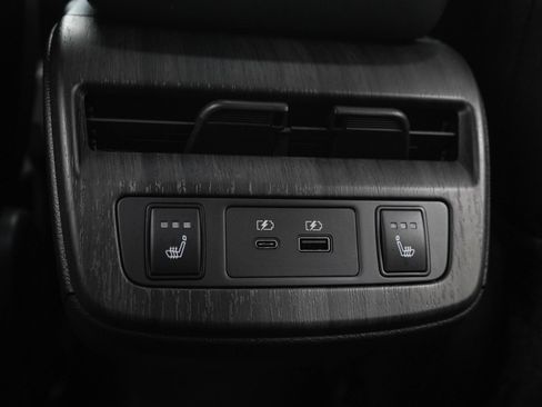 Used 2024 Nissan Ariya AWD image 17
