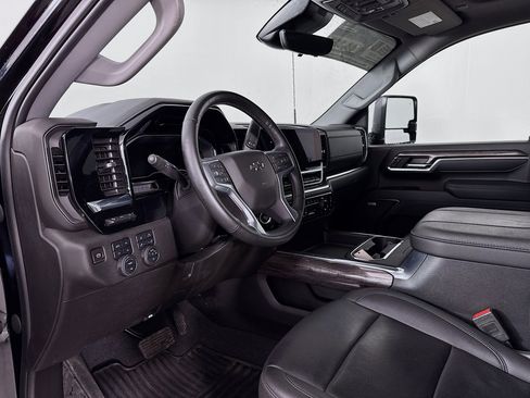 Used 2024 Chevrolet Silverado 3500 LTZ w/ LTZ Plus Package AWD/4WD image 9