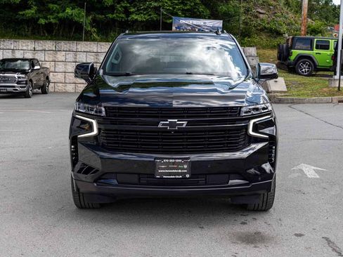 Used 2023 Chevrolet Suburban RST w/ Sport Performance Package AWD/4WD image 2