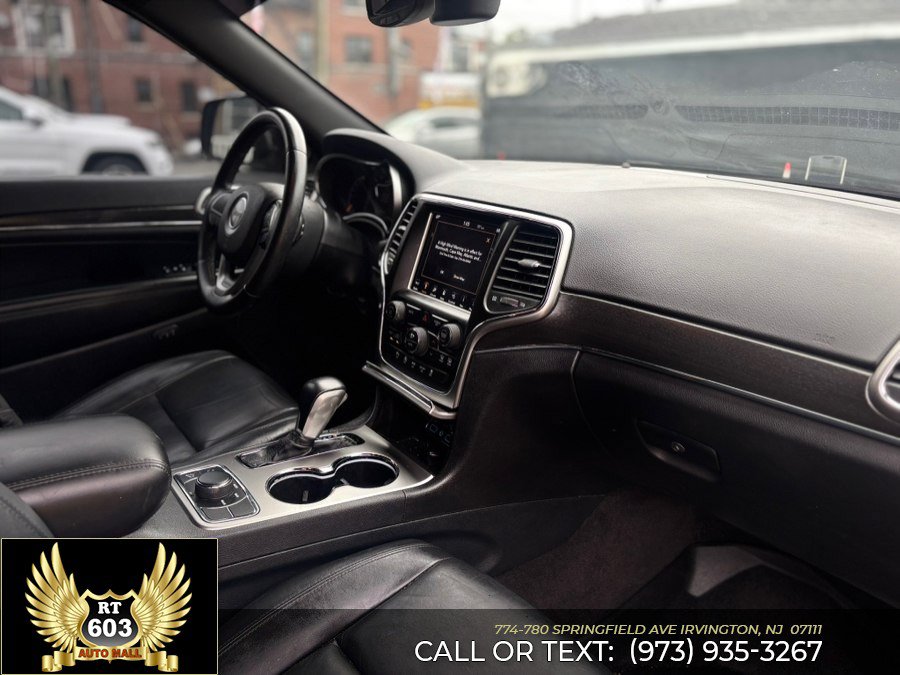 Used 2018 Jeep Grand Cherokee Limited AWD/4WD image 15