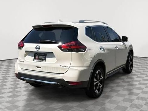 Used 2018 Nissan Rogue SL w/ Premium Package AWD/4WD image 3
