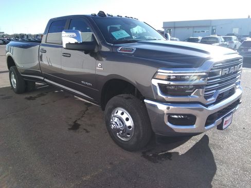New 2026 RAM 3500 Laramie w/ Towing Technology Group image 4