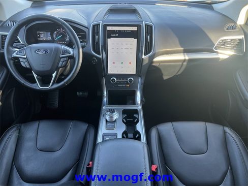 Certified 2022 Ford Edge Titanium image 6