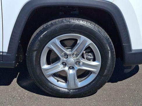 Certified 2023 Jeep Compass Latitude w/ Convenience Group AWD/4WD image 8