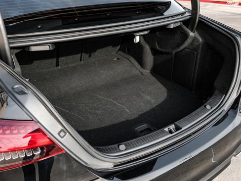 Used 2022 Mercedes-Benz E 350 Sedan image 56