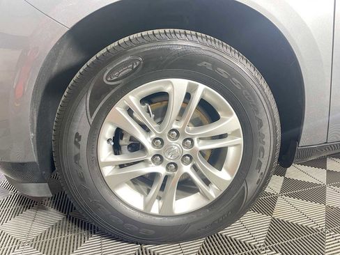 Used 2021 Buick Enclave Essence image 29