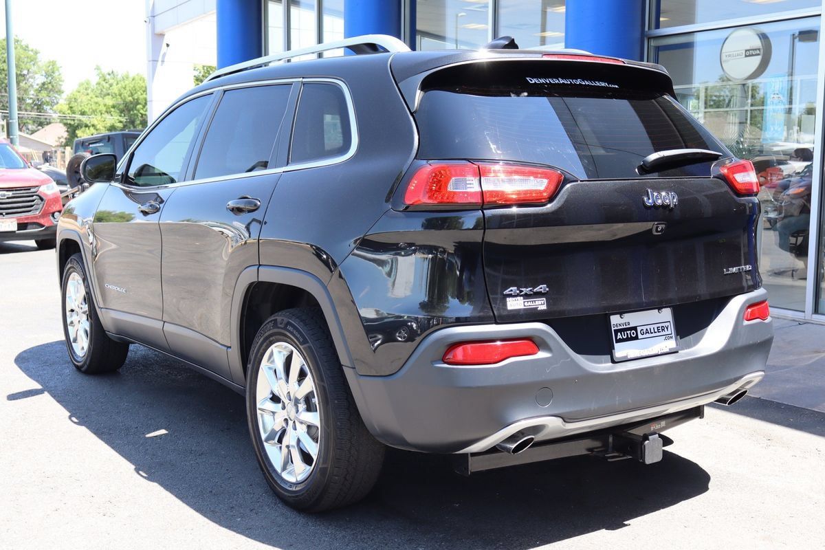 Used 2014 Jeep Cherokee Limited w/ Luxury Group AWD/4WD image 3