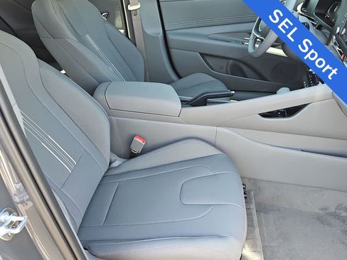 Used 2025 Hyundai Elantra Sport FWD image 17