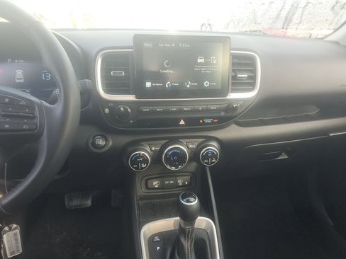 Used 2026 Hyundai Venue SEL FWD image 16