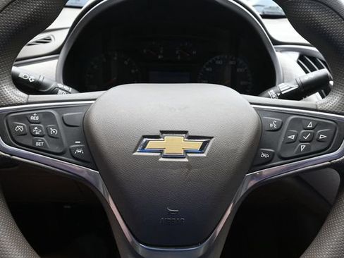 Used 2022 Chevrolet Malibu LT FWD image 35
