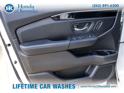 Certified 2025 Honda Pilot EX-L image 22