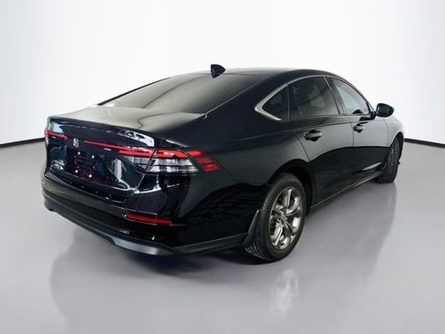 Used 2023 Honda Accord EX image 8
