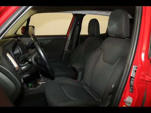 Used 2017 Jeep Renegade Latitude image 8