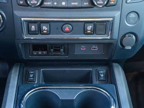 Used 2024 Nissan Titan SV w/ SV Convenience Package image 29