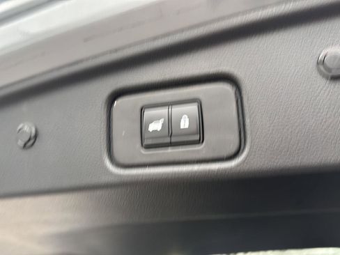 Used 2023 Nissan Pathfinder Platinum image 31