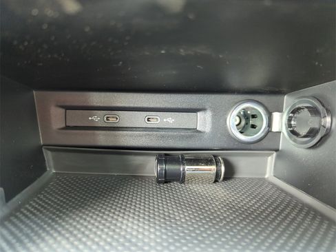 New 2025 Volkswagen Taos S image 31