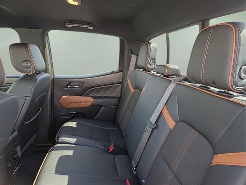 Used 2025 GMC Canyon AT4 image 10
