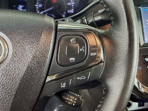 Used 2017 Toyota Avalon XLE image 15