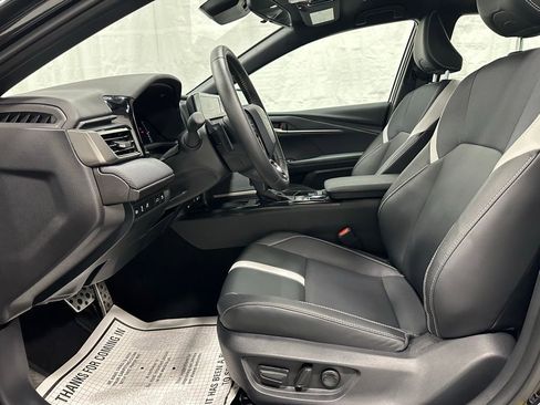 Used 2025 Toyota Camry SE image 14