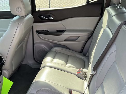 Used 2019 GMC Acadia SLT w/ LPO, Cargo Package FWD image 12