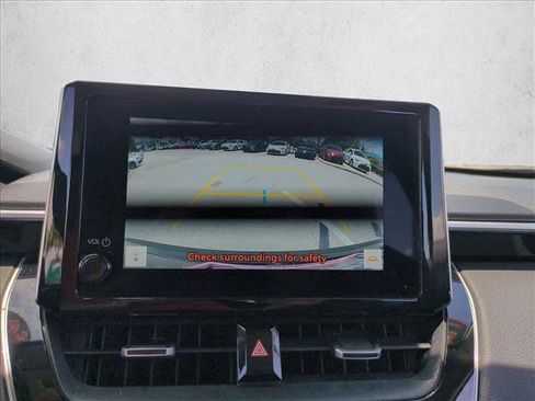 Used 2023 Toyota Corolla Cross XLE w/ Convenience Package FWD image 13