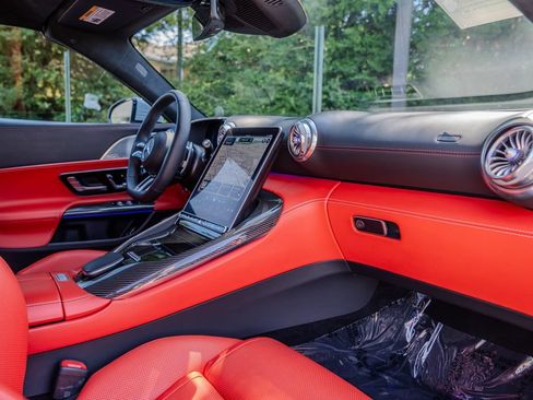 Used 2022 Mercedes-Benz SL 63 AMG 4MATIC image 22