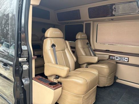 Used 2015 Ford Transit 250 148 Medium Roof w/ Premium Package RWD image 9