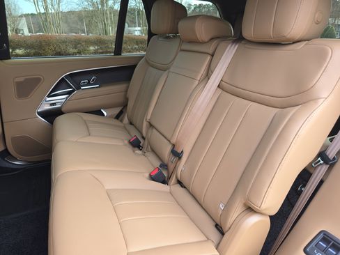 New 2026 Land Rover Range Rover Long Wheelbase SE image 14