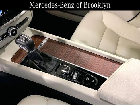 Used 2021 Volvo S60 T5 Momentum image 16