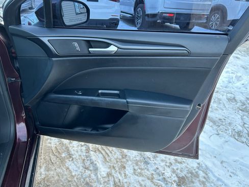 Used 2018 Ford Fusion SE w/ Equipment Group 201A image 16