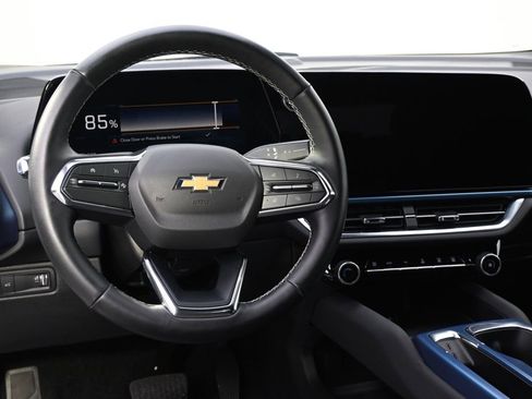 Used 2025 Chevrolet Equinox EV LT w/ Convenience Package image 12