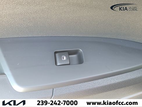 Certified 2025 Kia Sportage LX FWD image 14