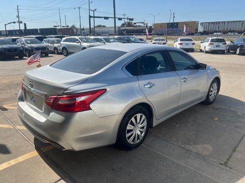 Used 2016 Nissan Altima 2.5 S w/ Power Driver Seat Package FWD image 6