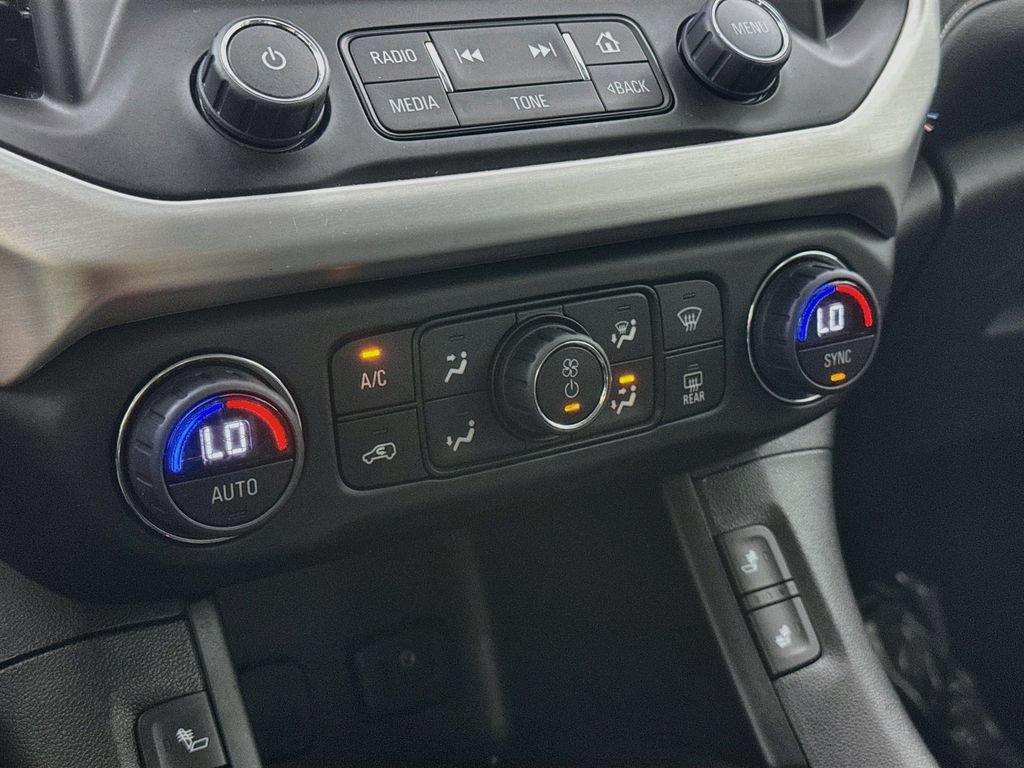 Used 2019 GMC Acadia SLT AWD/4WD image 19