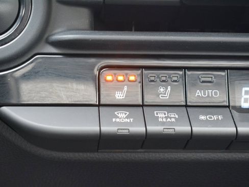 Used 2023 Toyota Crown Limited w/ Advanced Technology Package image 21